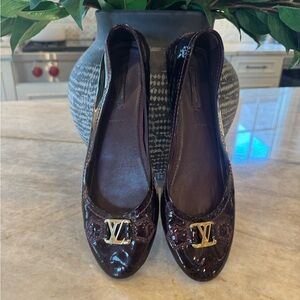 Elegant Burgundy Patent Leather Flats Louis Vuitton dreamy ballerina